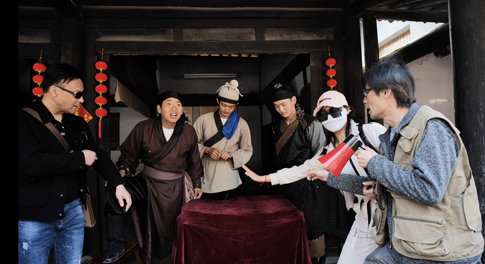 3無錫景區(qū)沉浸式體驗“穿越片場”——互動演出《拍案驚喜》.jpg